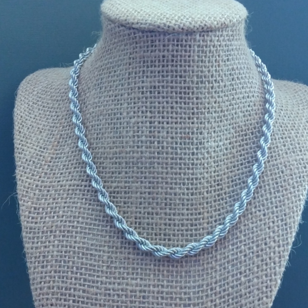 Monet necklace